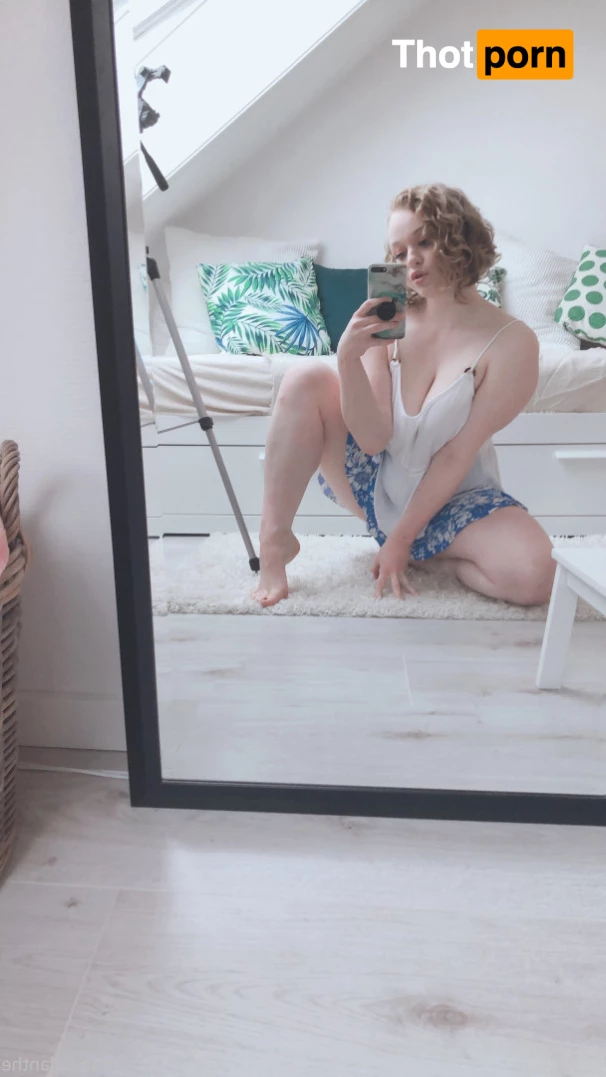 Sarah Calanthe Curvy Cock Tease 😈 5791479