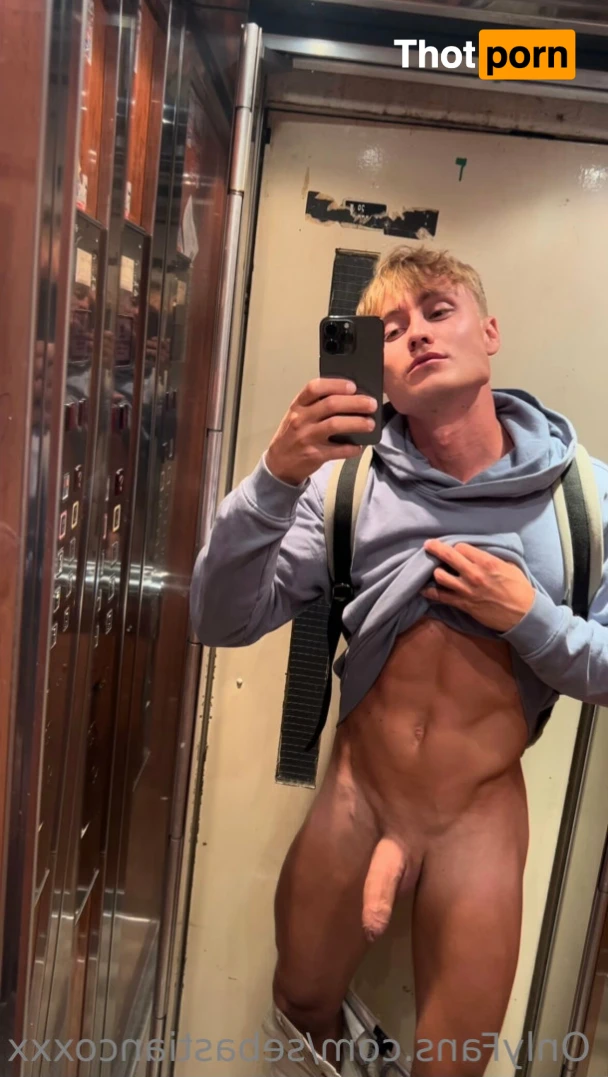 SebastianCoxxx 12438043