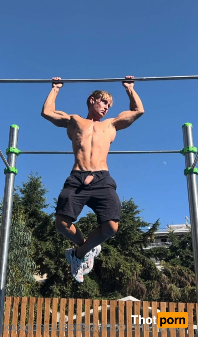 SebastianCoxxx 12438074