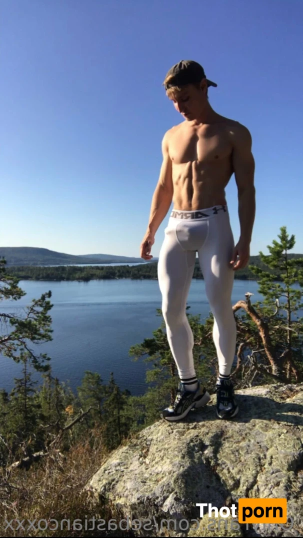 SebastianCoxxx 12438298