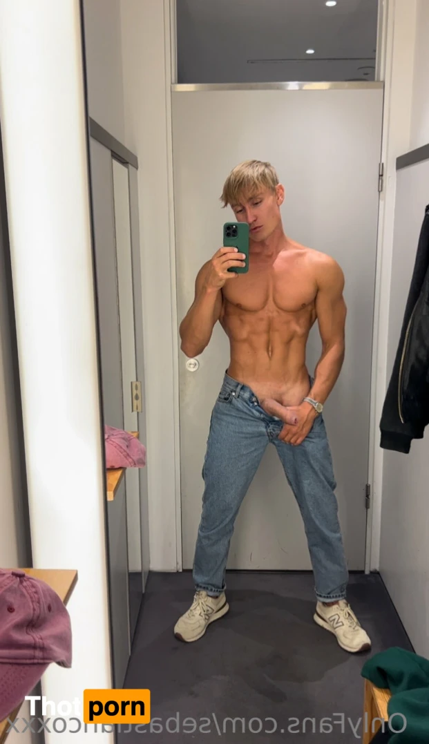 SebastianCoxxx 12438364