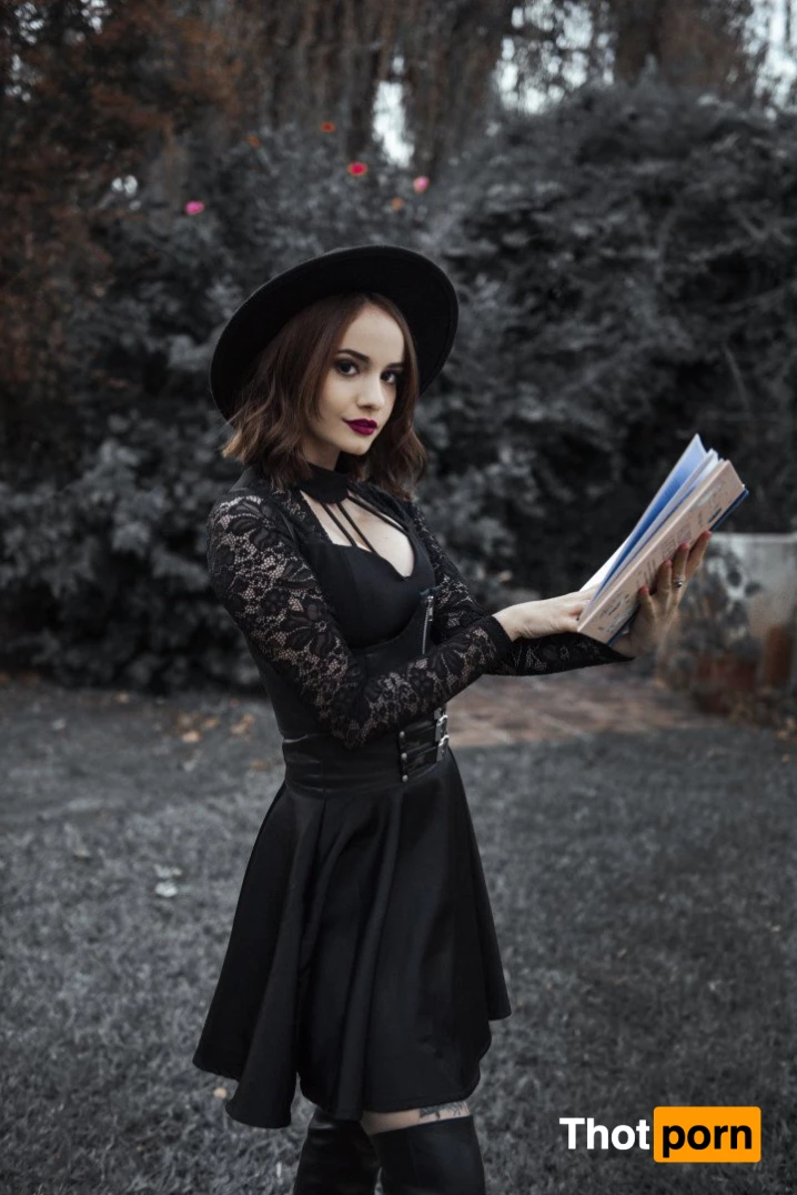 Coraline 🌹 2985788