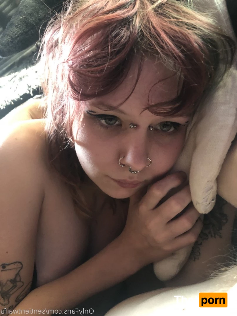 Sentient Waifu ^-^ 2751468