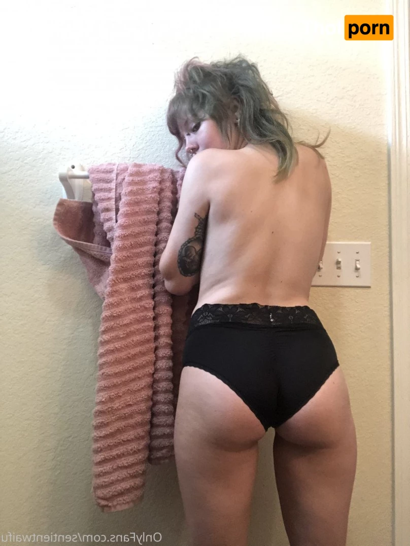 Sentient Waifu ^-^ 2751492