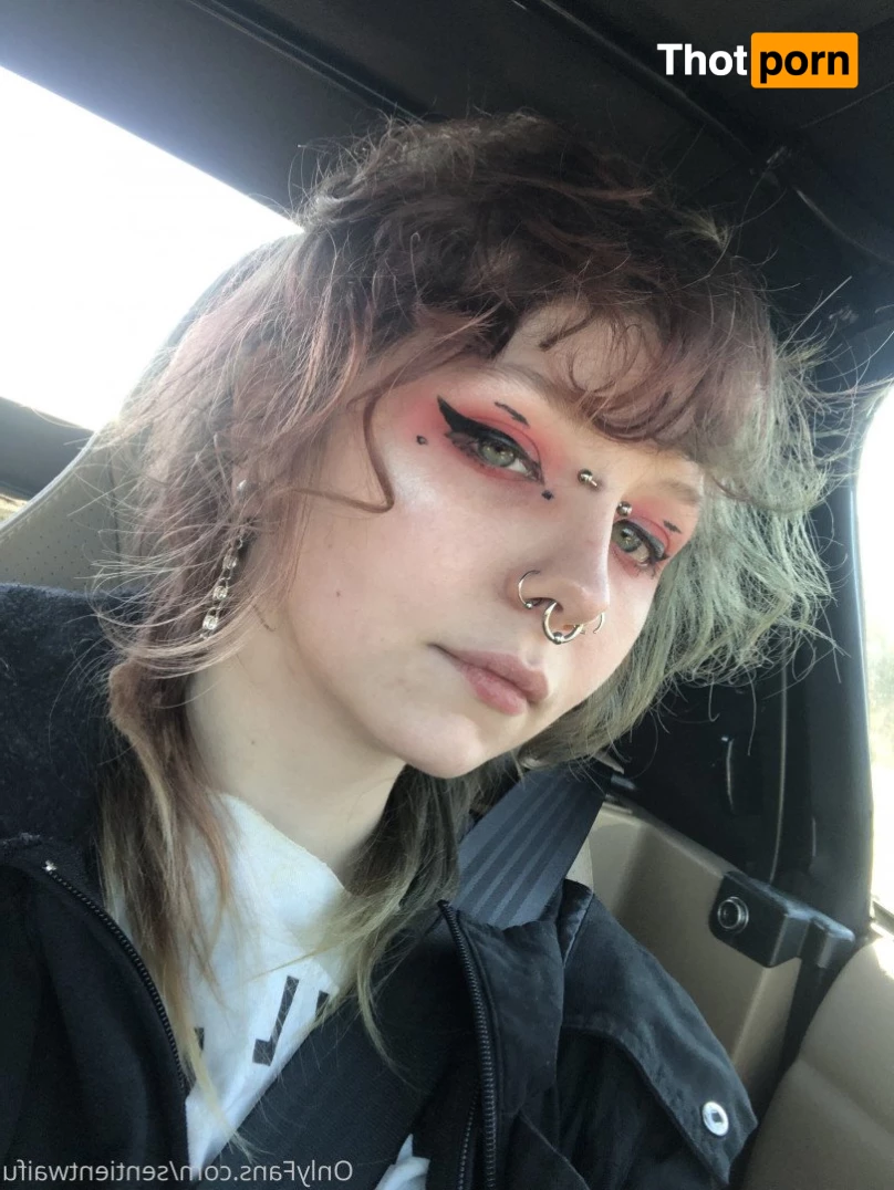 Sentient Waifu ^-^ 2751527