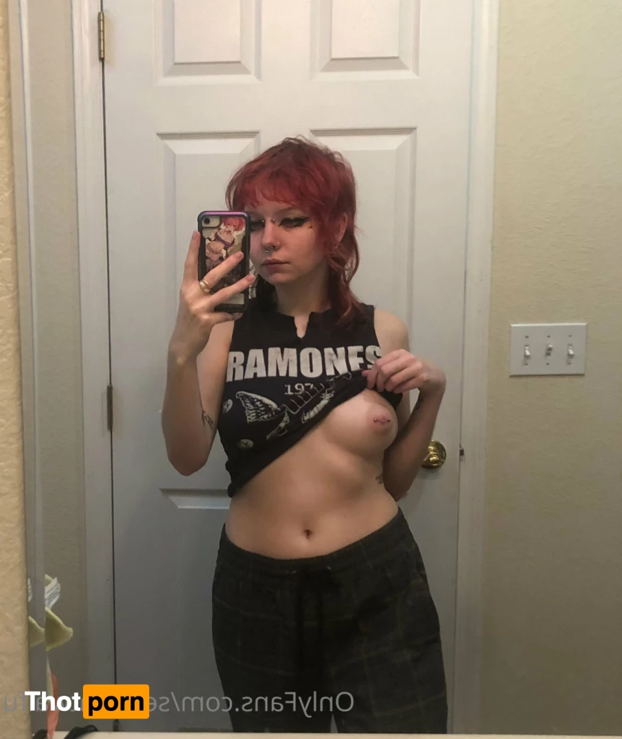 Sentient Waifu ^-^ 5686270