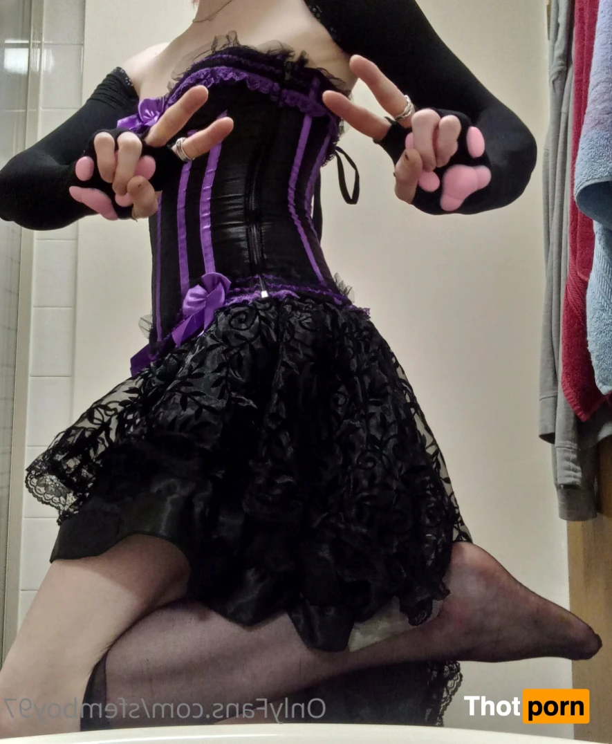 Shy_femboy97 12253029