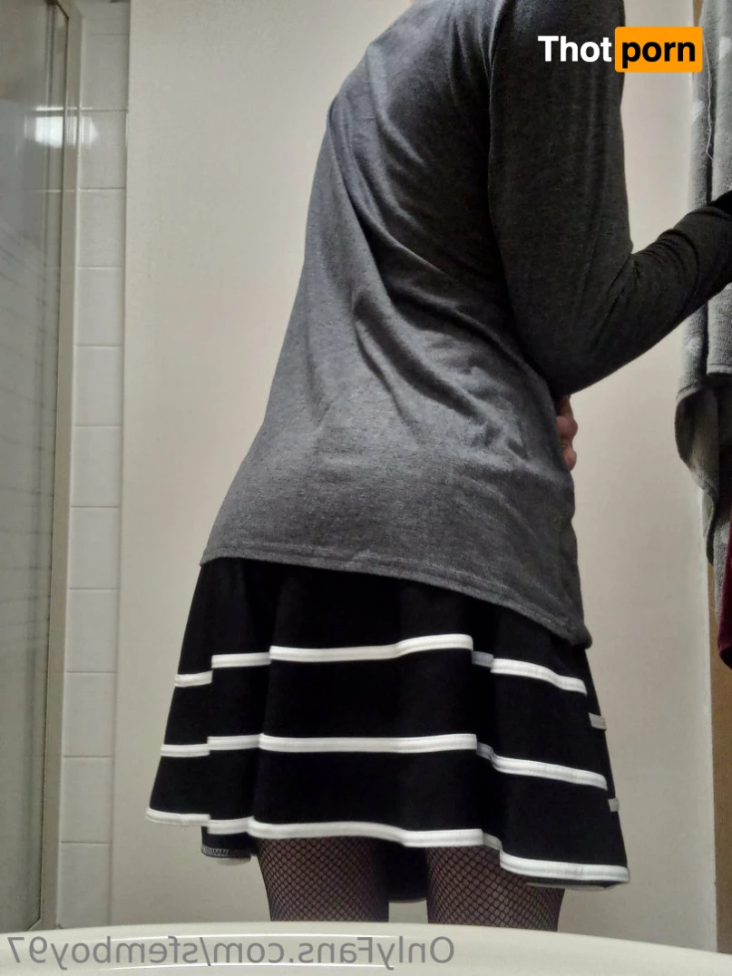 Shy_femboy97 12254049