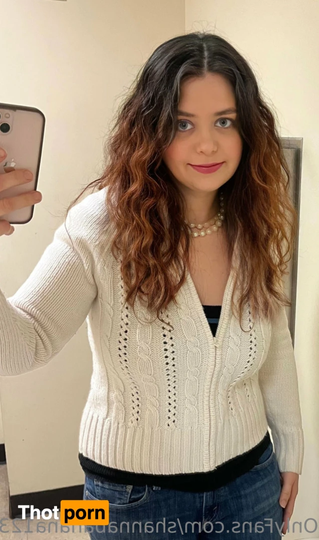 Shanna Banana 🍌 12198839