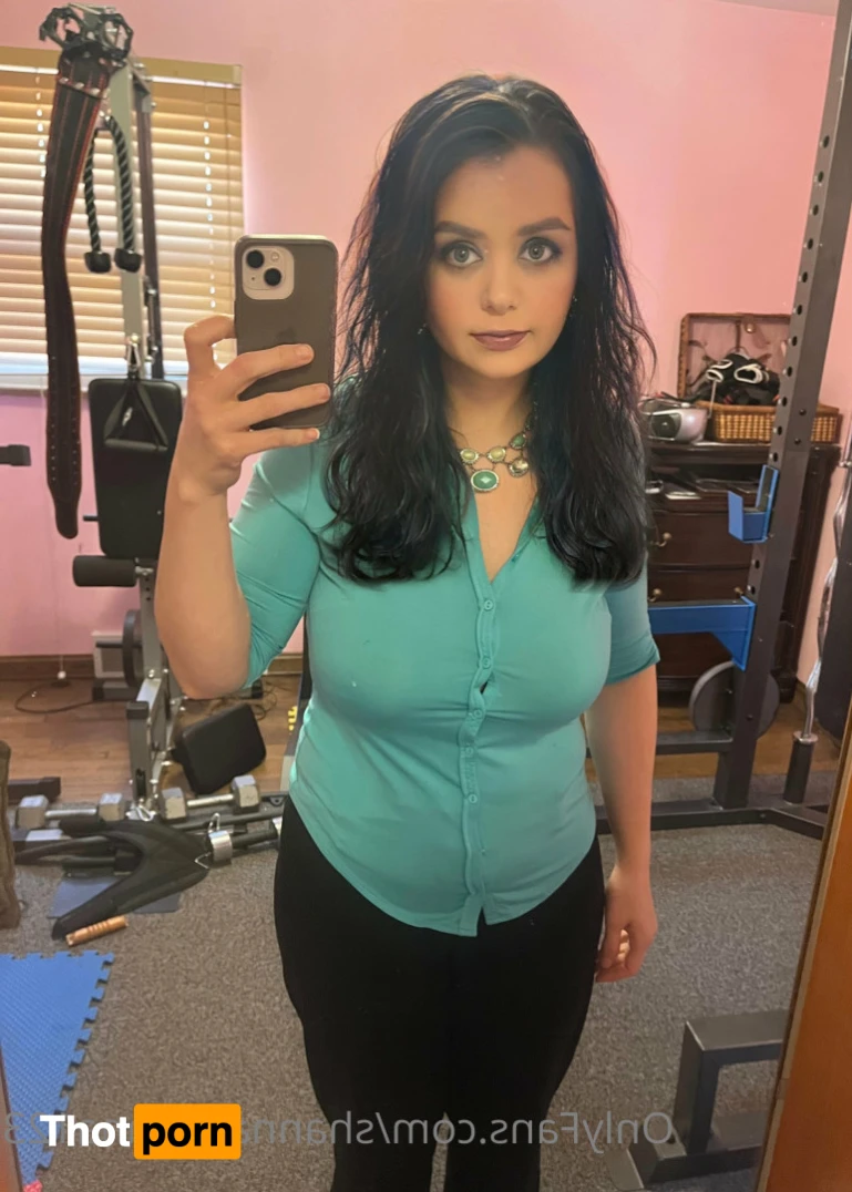 Shanna Banana 🍌 12198949