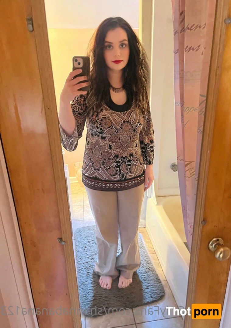 Shanna Banana 🍌 12199449