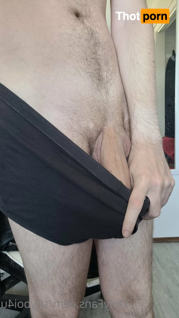 Shy Boi 😇 2707205