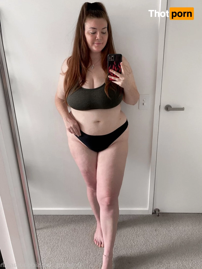 Mistress Sarah 2744224