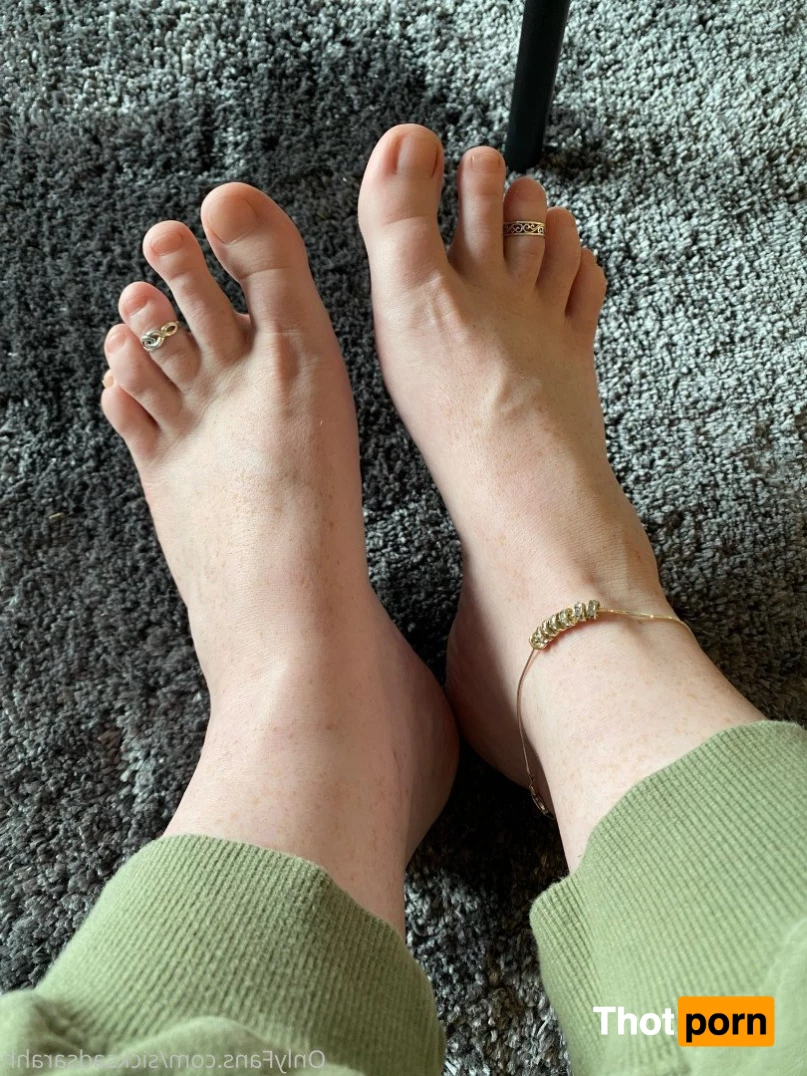 Mistress Sarah 2744260