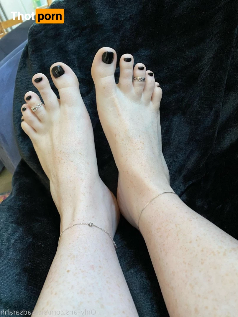 Mistress Sarah 2744487