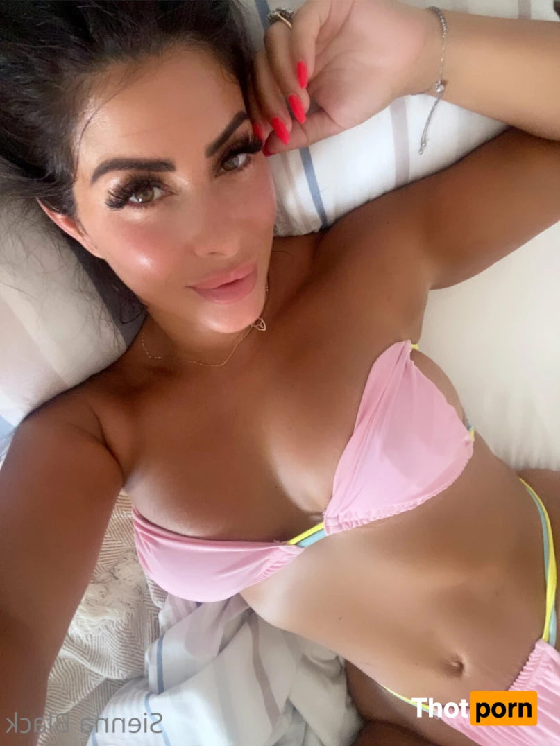 Sienna Black 🖤 12145772