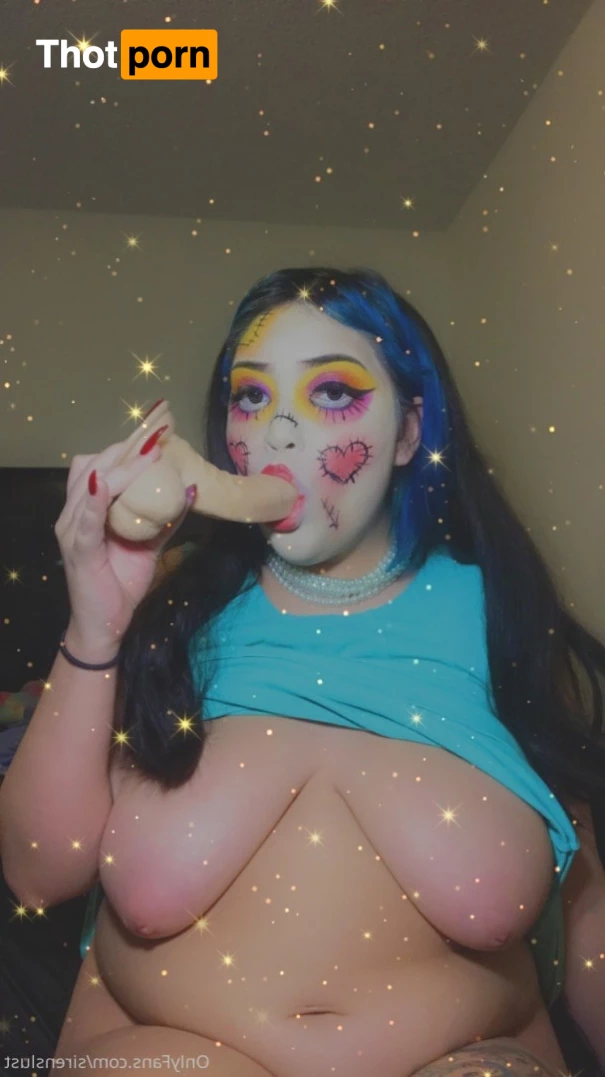 Savannah 🥀 Busty Goth 5736345