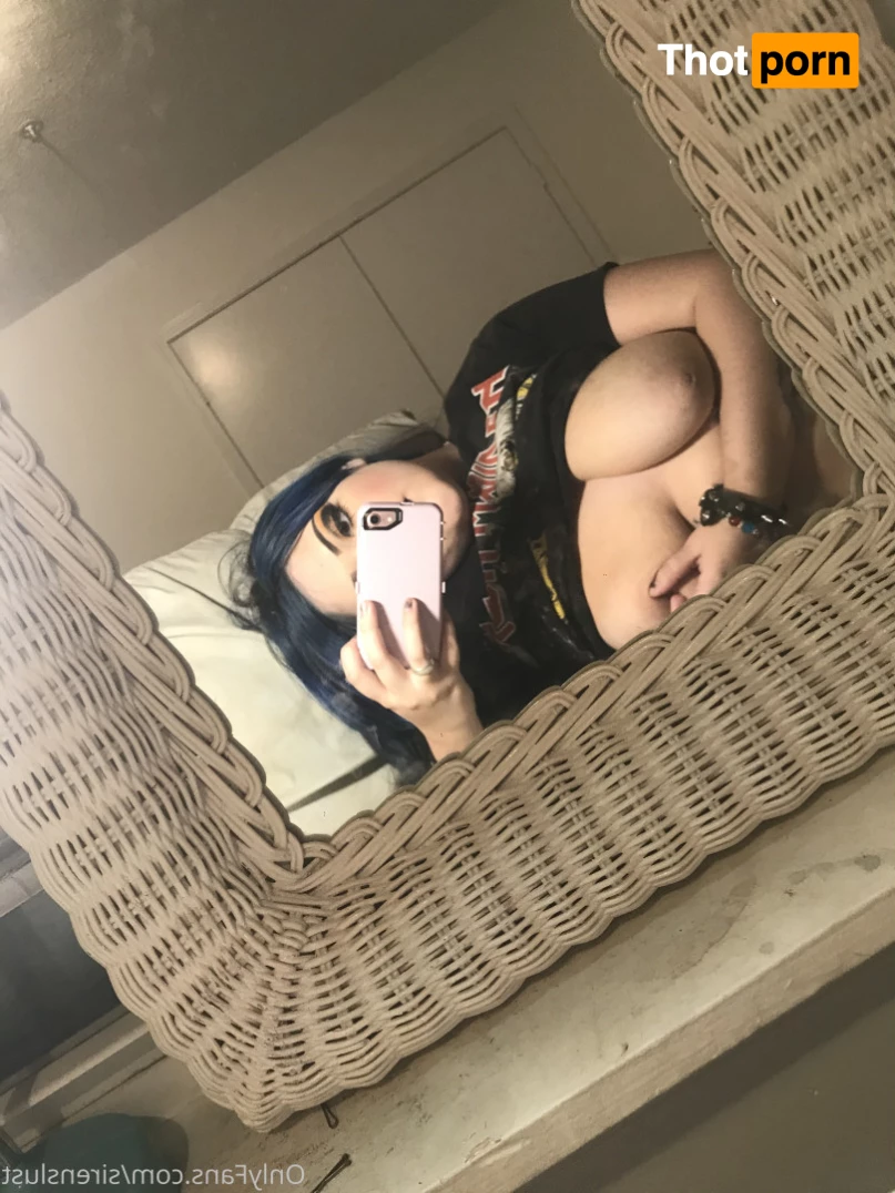 Savannah 🥀 Busty Goth 5736507