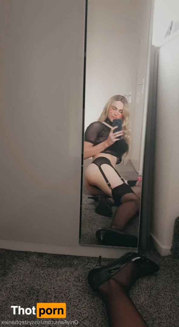 Stephanie 💄 5865917