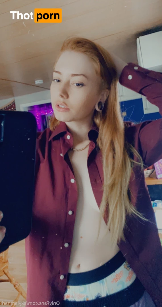 SkylarShark 10351906