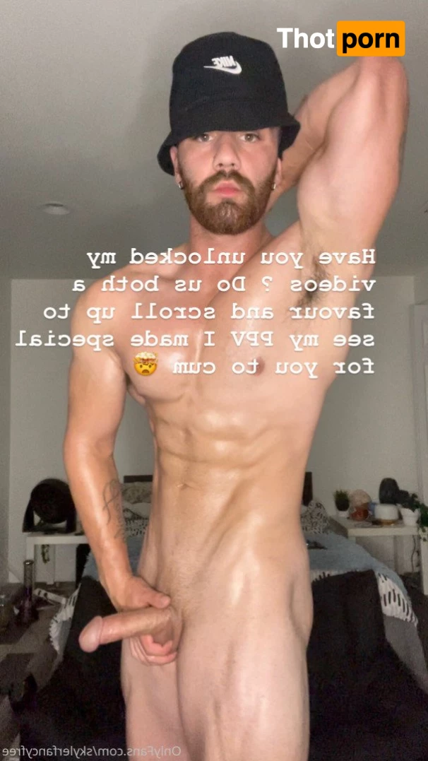 Skyler Flexes 2675057