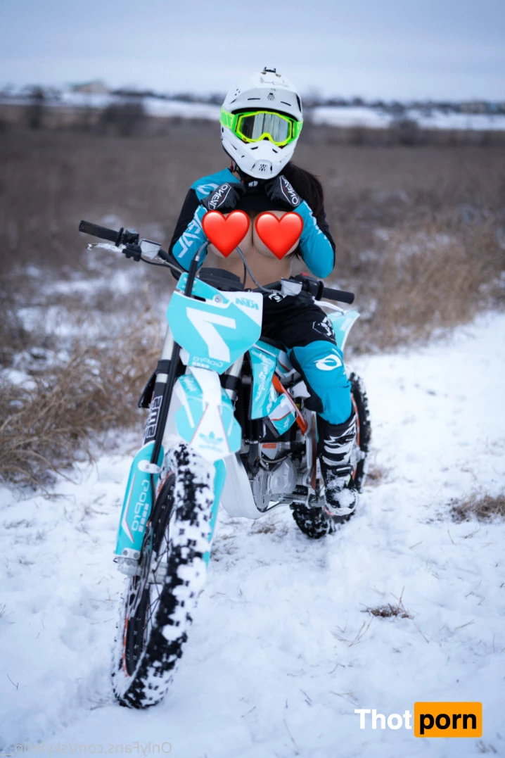 Skyler Lo Free Account 6064129