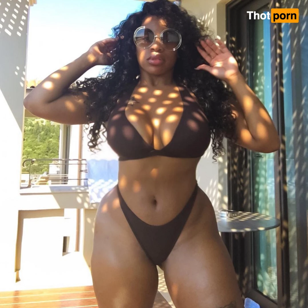 Dominique Chinn 327912