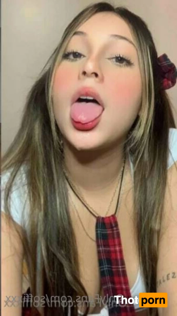 𝙎𝙤𝙛𝙞𝙖, P𝙪𝙨𝙨𝙮 𝙩𝙝𝙚 𝙨𝙞𝙯𝙚 𝙤𝙛 𝙖 𝙝𝙖𝙢𝙗𝙪𝙧𝙜𝙚𝙧😋🔥 6144944