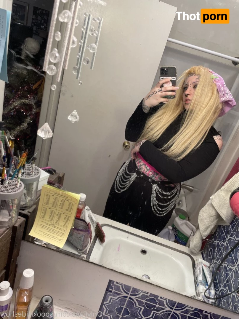 Spooki/Aurora 2724375