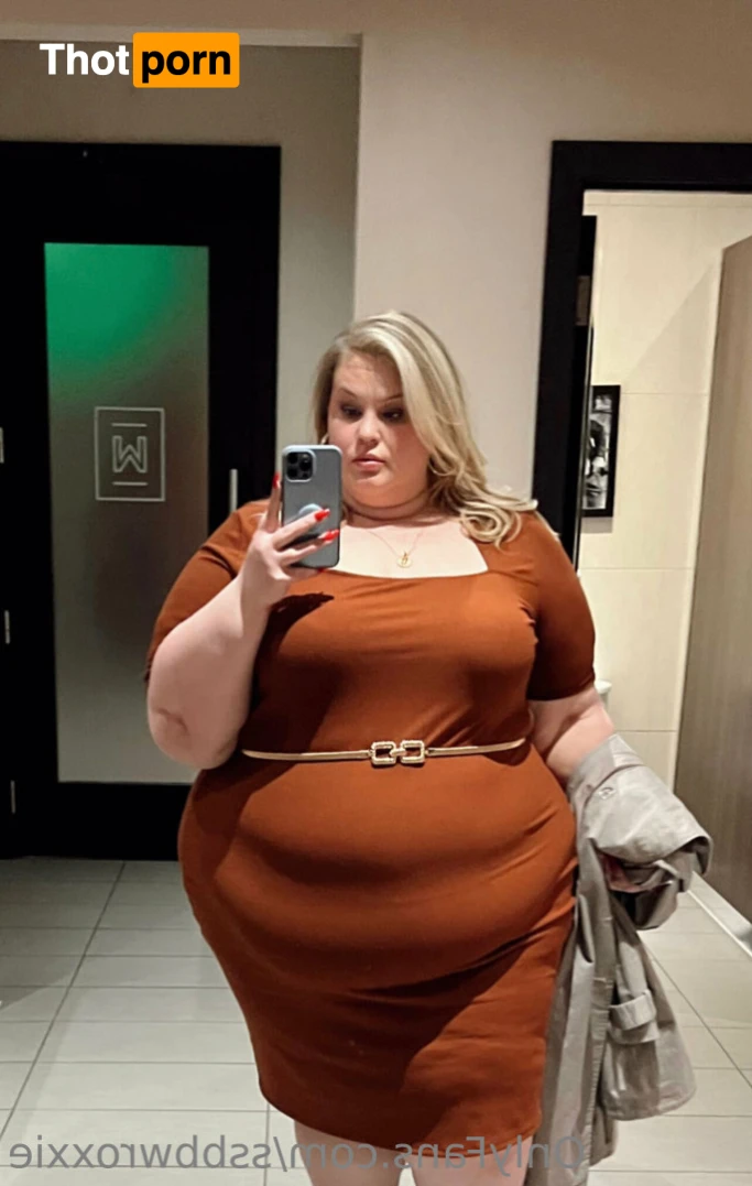 Supersized Roxxie 11649974