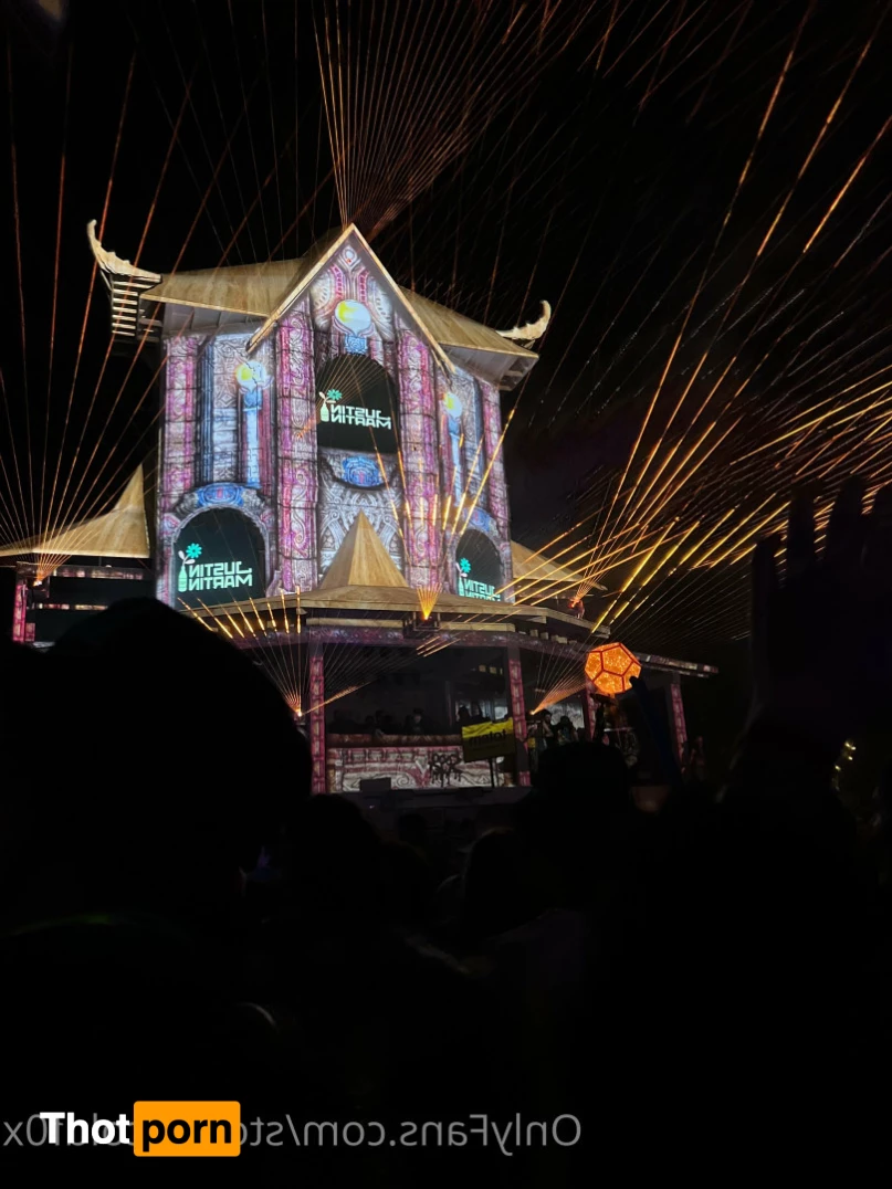 stonedcoldfox 6231325