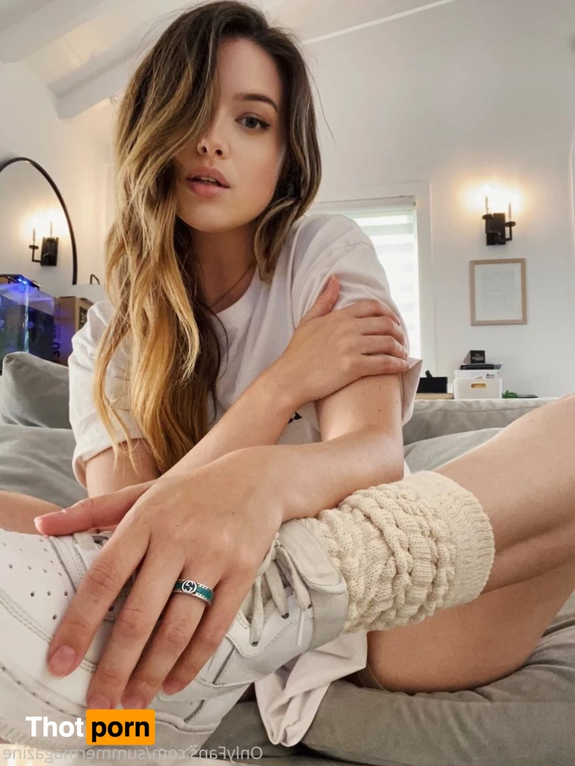 Summer Magazine 2675685