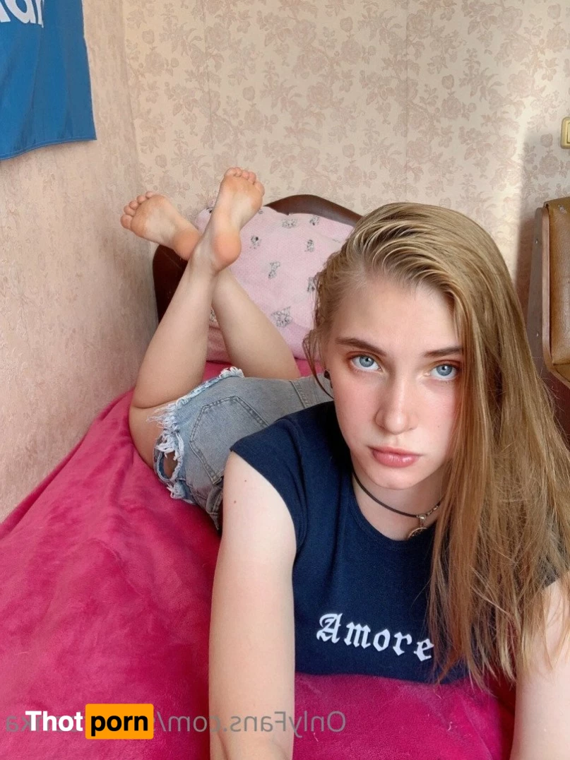 Girl Valerie 2671432