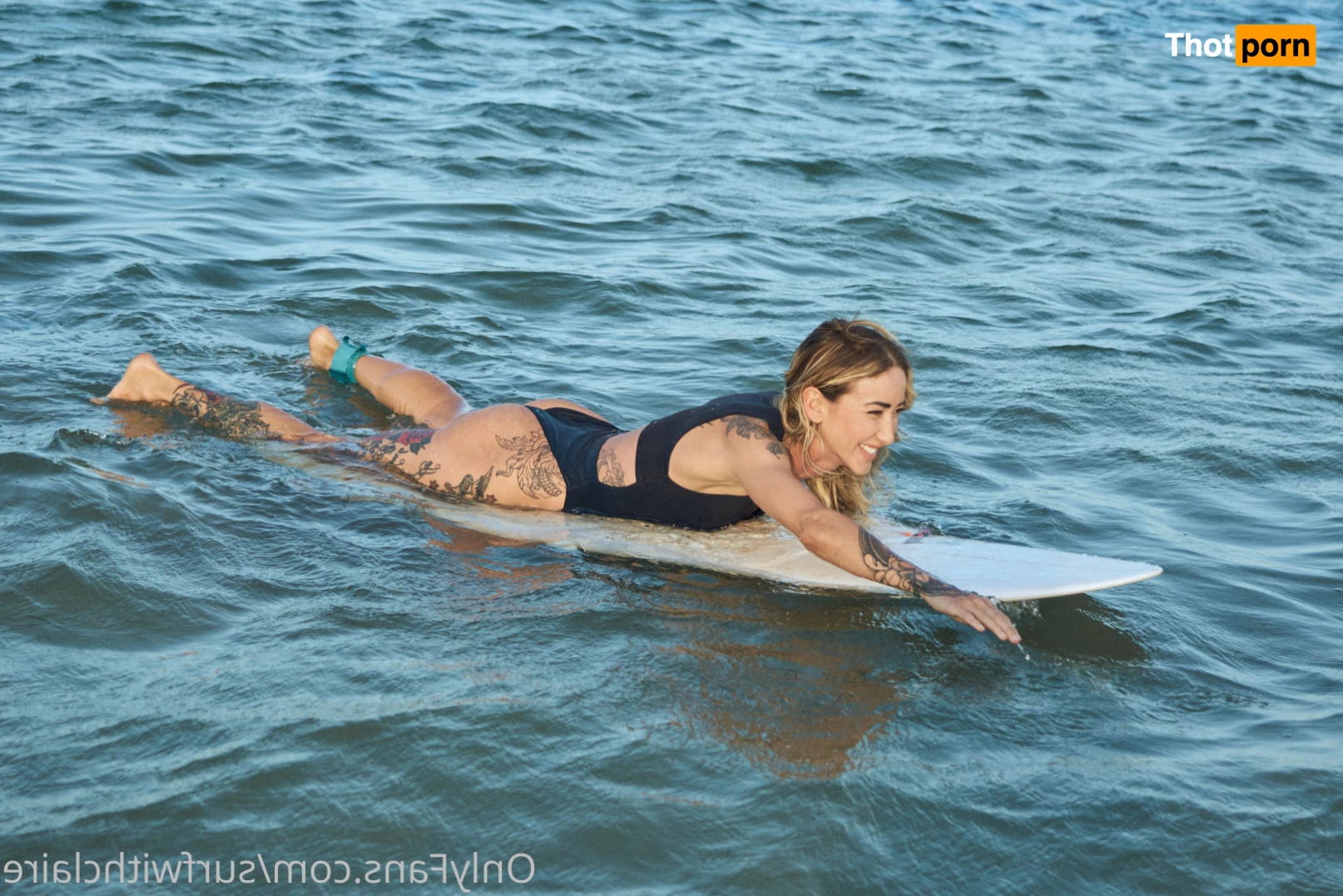Surfer Girl 10027208