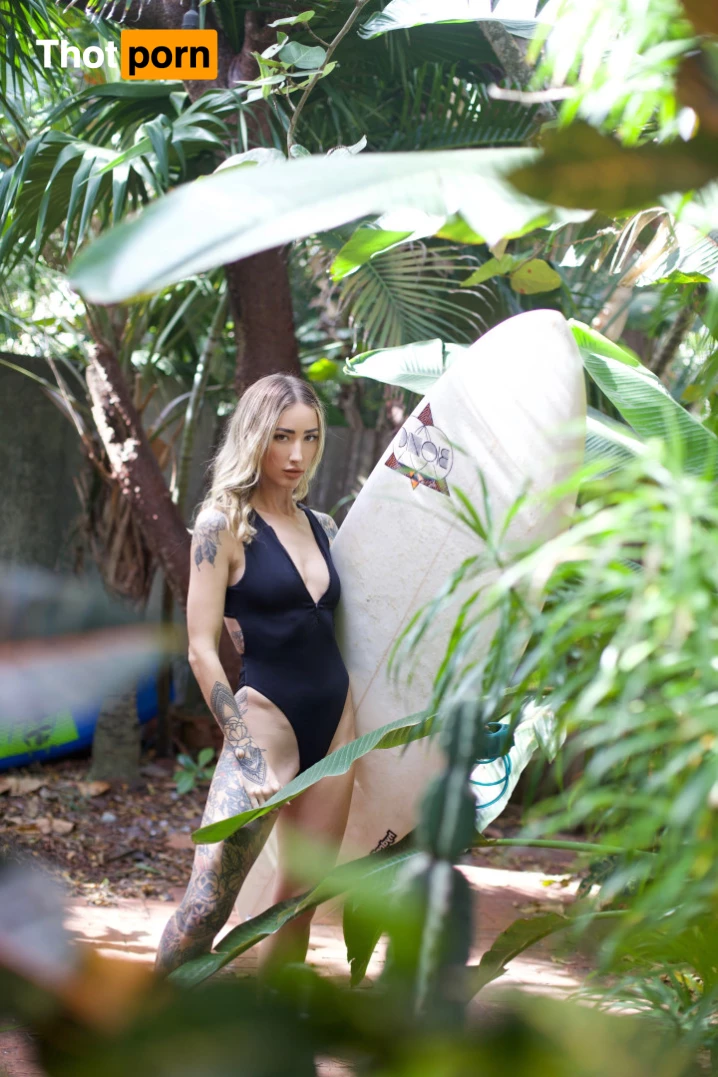 Surfer Girl 10027227