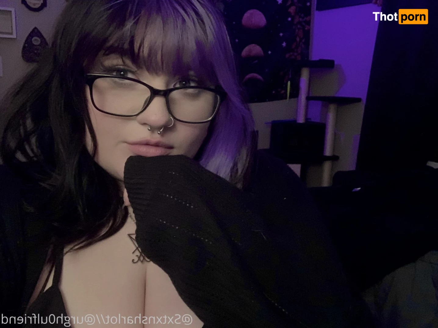 Big titty goth slūt 2656943