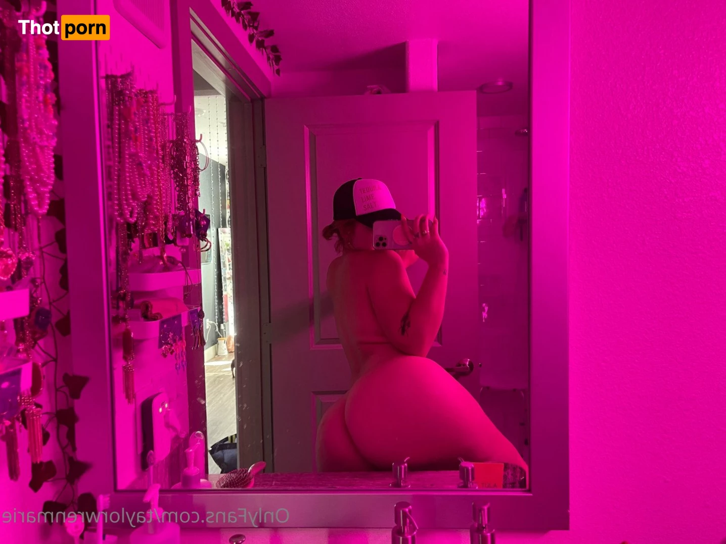 taylorwrenmarie 2638154