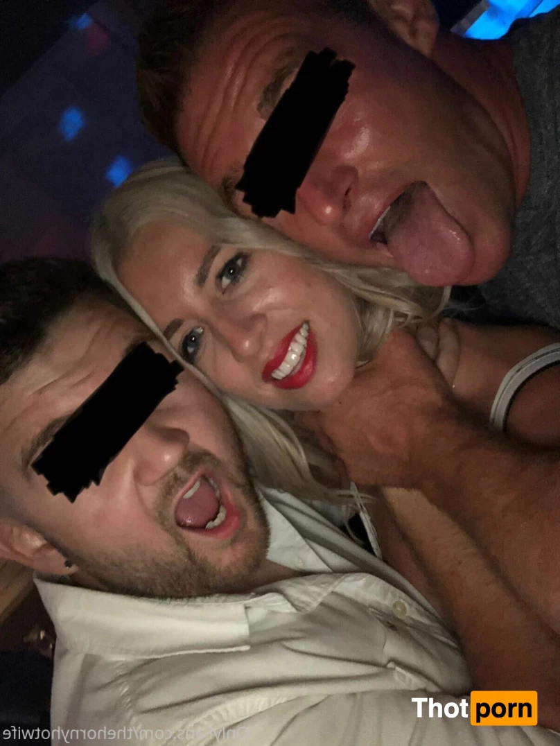 The Horny Hotwife 6128579