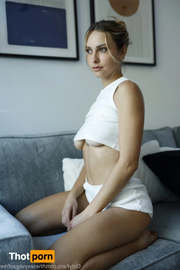 Rachel🍒follow for free 2650735