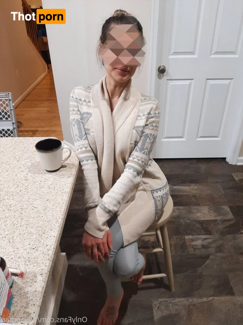 Tiny and Tan 2897605