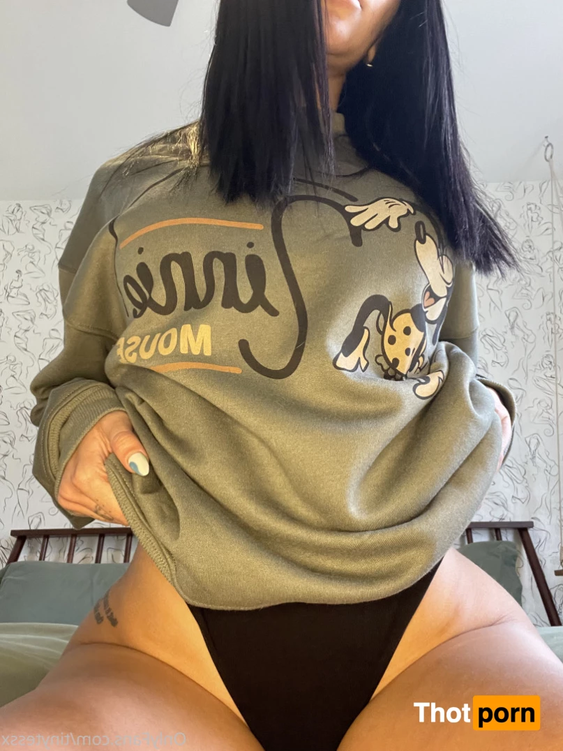 Tess 🧸5'1 6117324