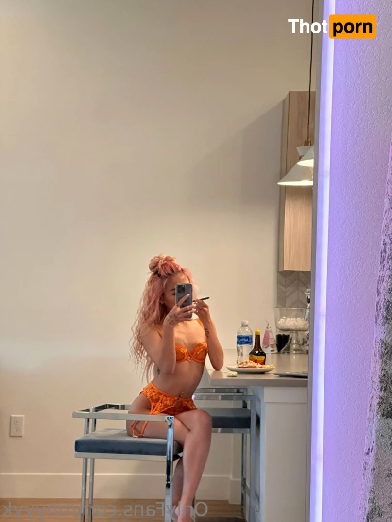 K baby💦🍭 15376434