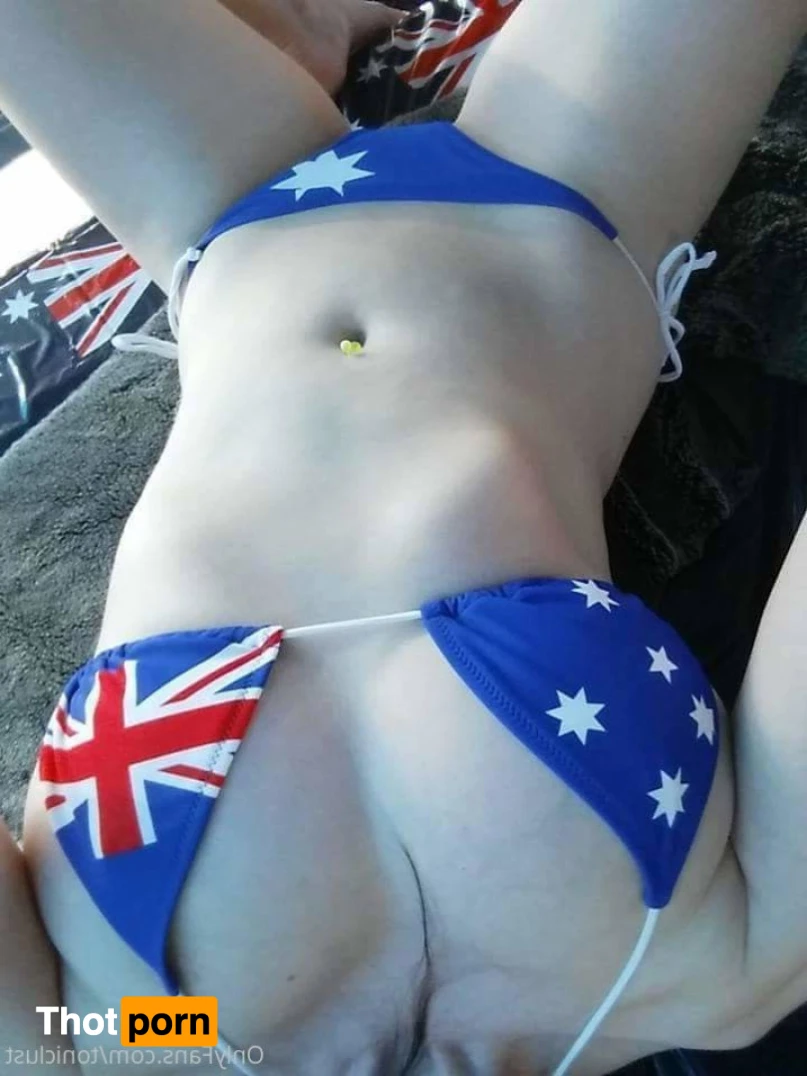 Aussie Stripper 15366589