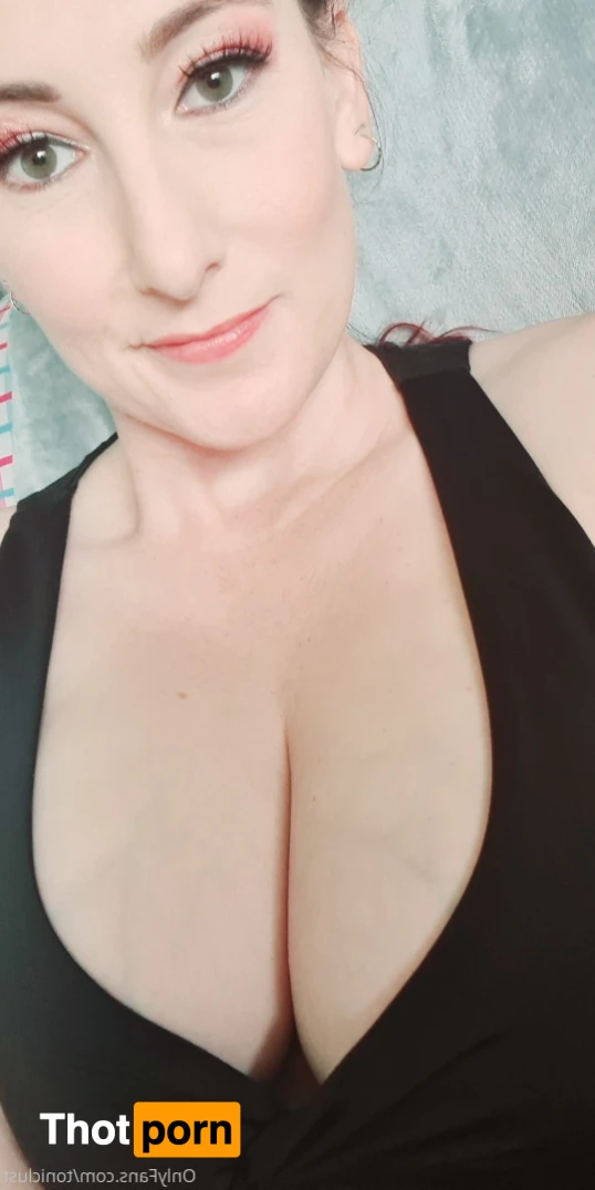 Aussie Stripper 15366810