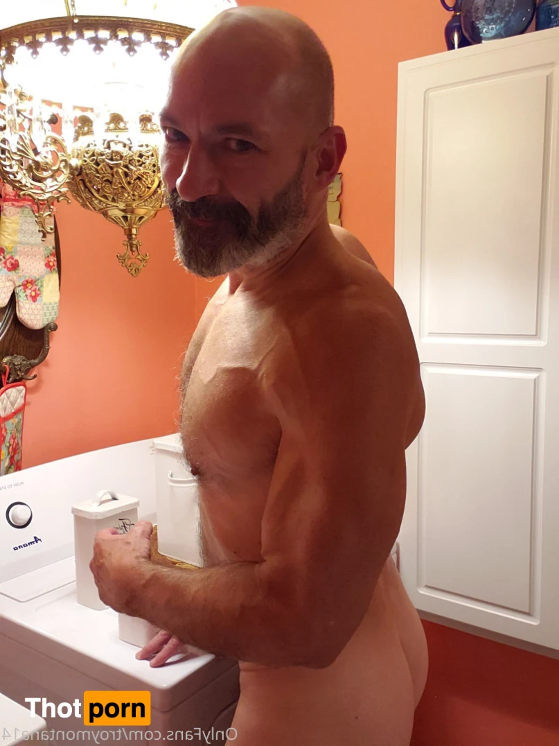 Troy Montana 15340728