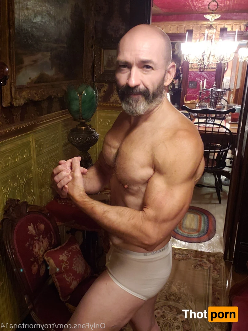 Troy Montana 15341033