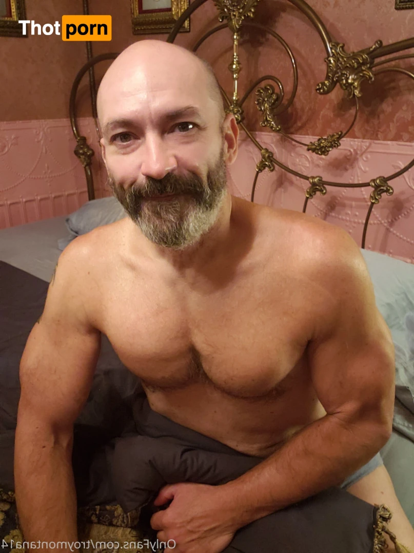 Troy Montana 15341544