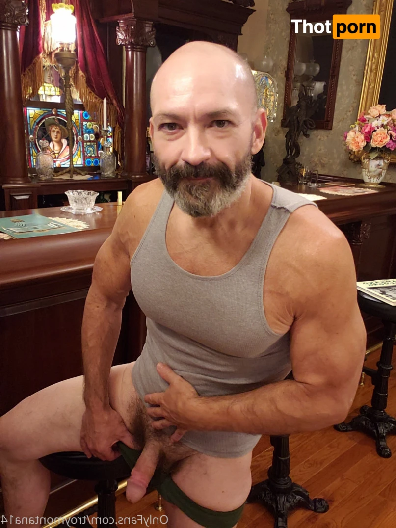 Troy Montana 15341681