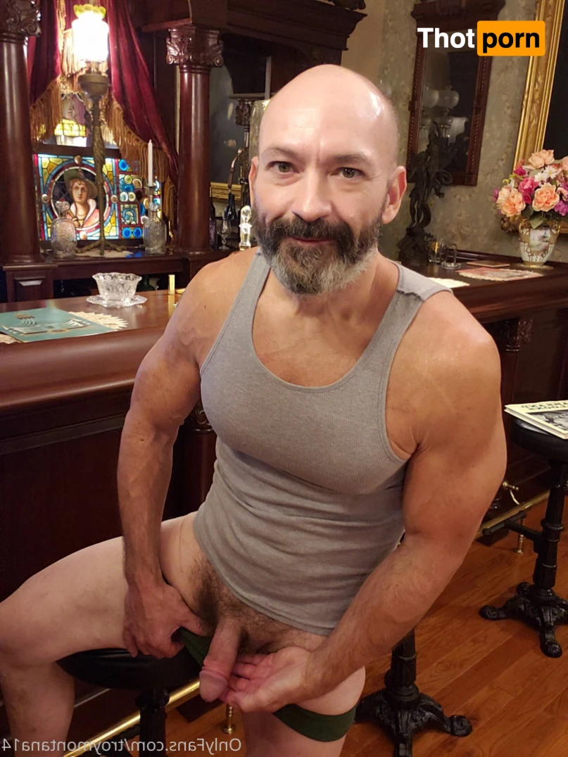 Troy Montana 15341780