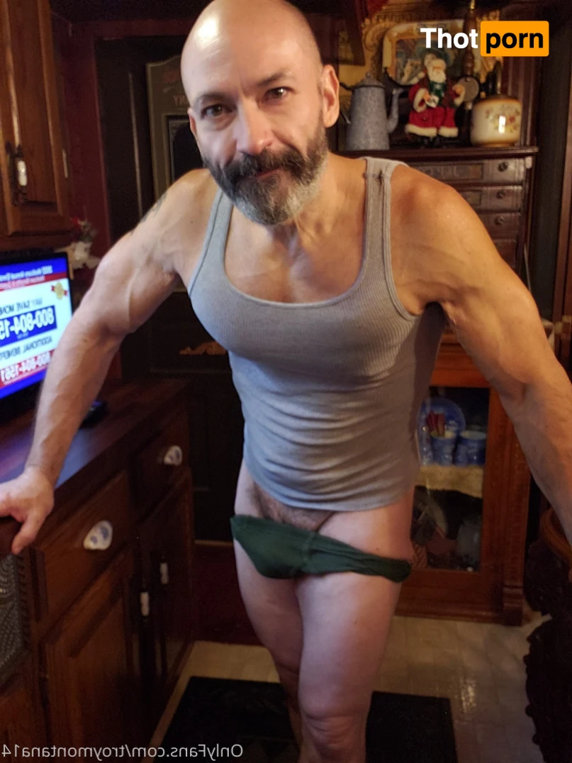 Troy Montana 15341909